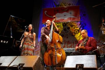 Avishai Cohen Eastern Unit Trutnov 2009.jpg